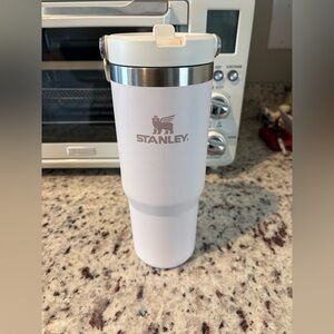 Stanley IceFlow Flip Straw Tumbler with Handle 30oz